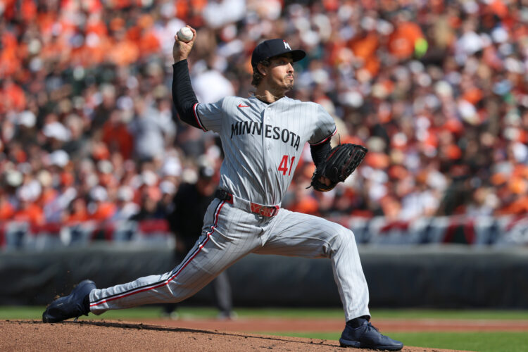 Rogers throws 7 shutout innings, carries Orioles past Twins